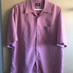 EUC Men’s Haggar casual dress shirt with a pocket - Size L